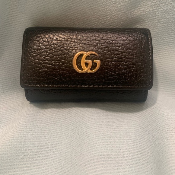 GUCCI GG Marmont  Black Leather 6 Ring Key Case - Picture 2 of 16